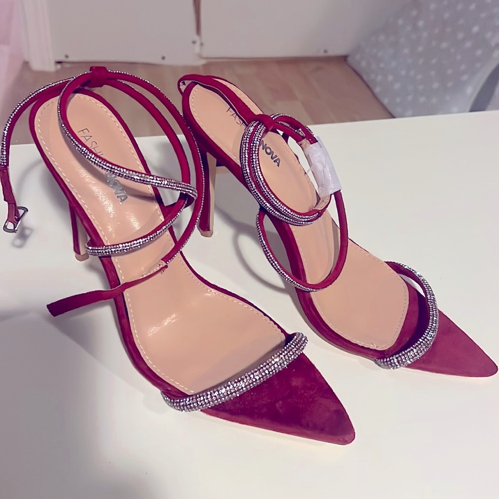 Strappy heel